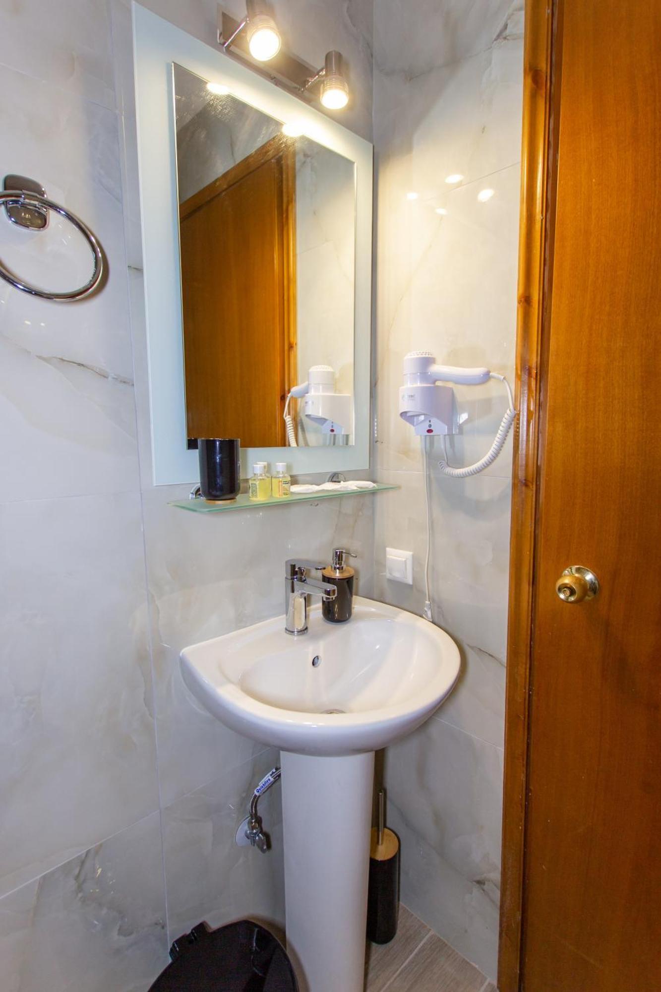 Athanasia Inn Vrasná Dış mekan fotoğraf